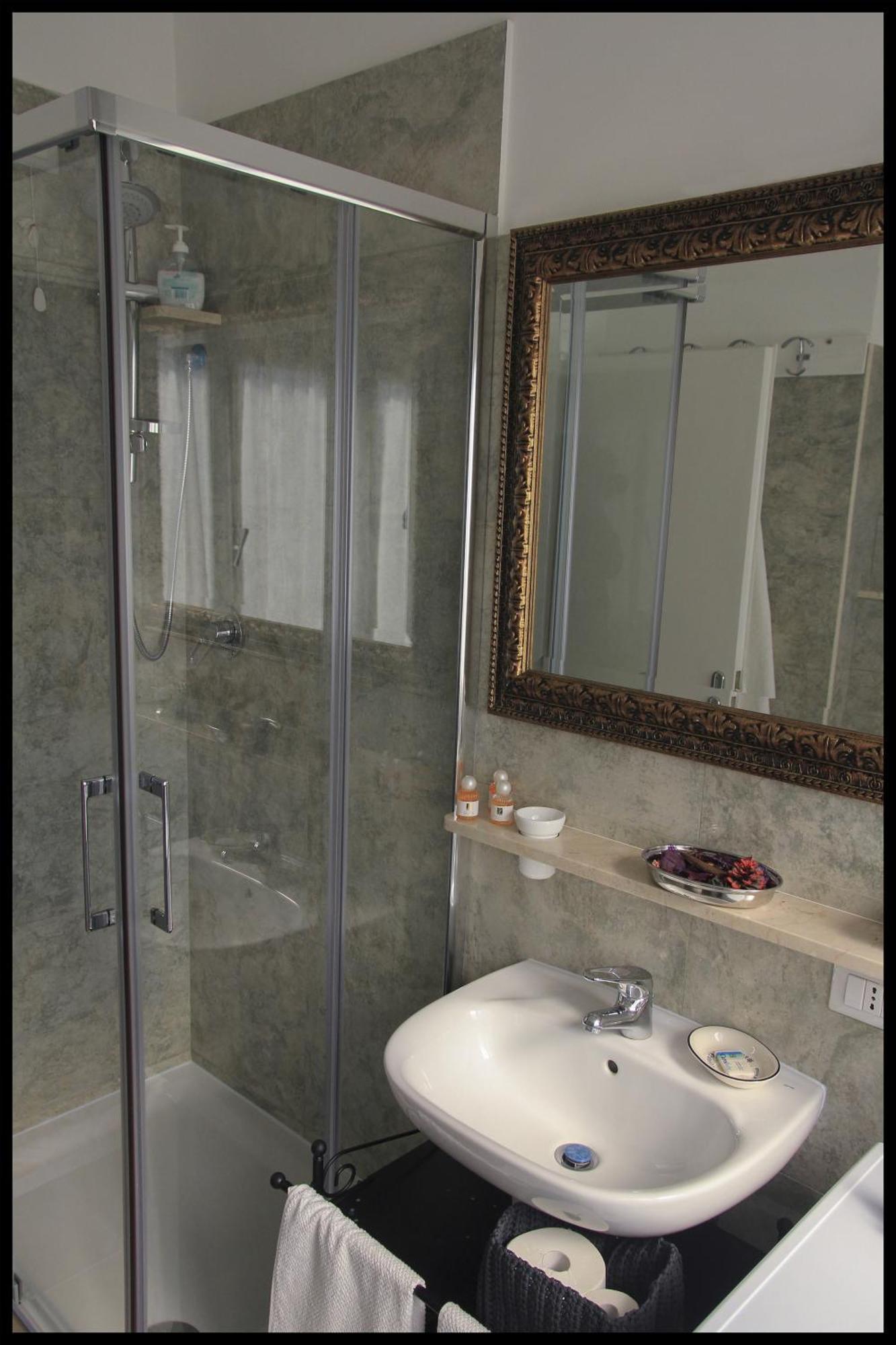 Domus Roma Vacanze - Qui Staremo Bene Room photo
